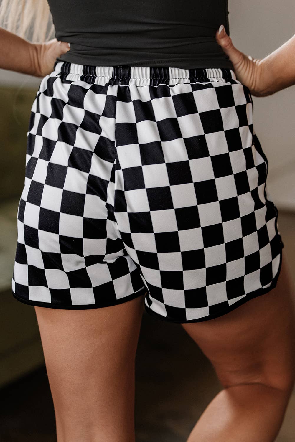 Checkered Drawstring Elastic Waist Casual Shorts: Black / L